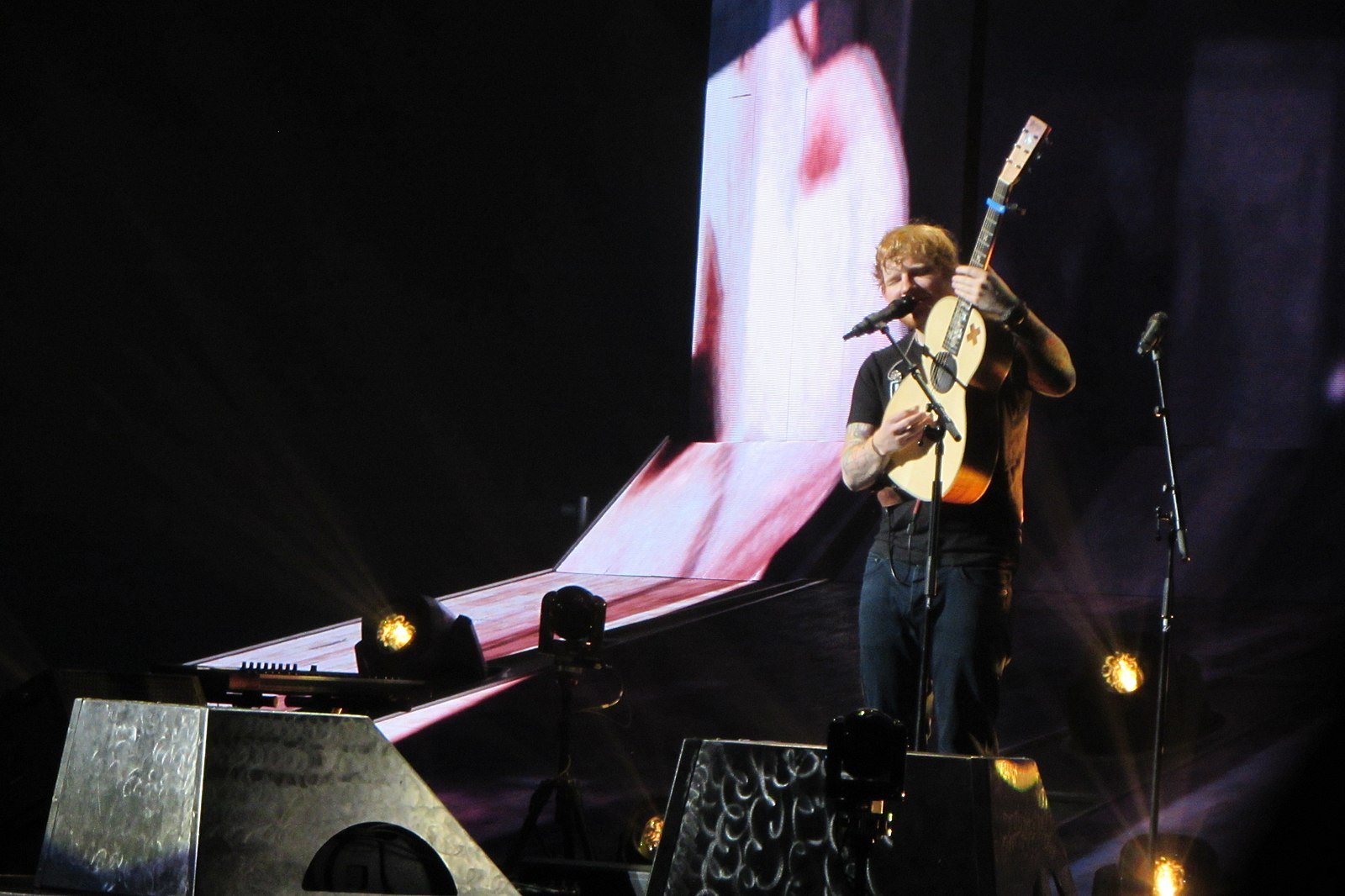 Photo of Ed Sheeran performing