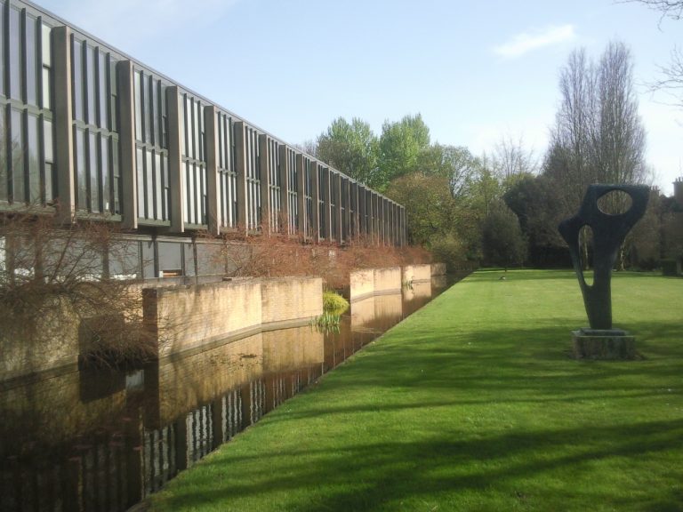 St Catherine’s College builds new temporary lecture theatre in three weeks