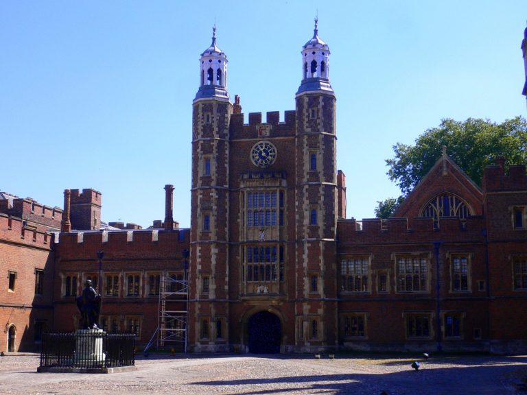 If private schools were abolished, everyone would win