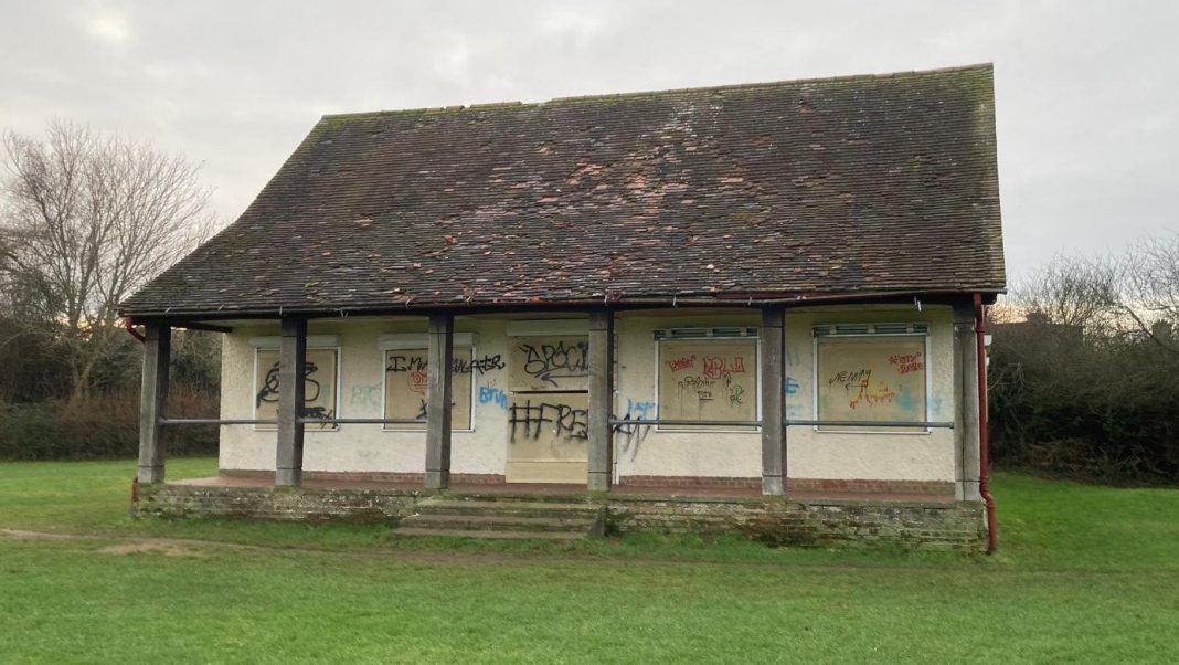 Hertford and Exeter College sports grounds, evidence of anti-social behaviour