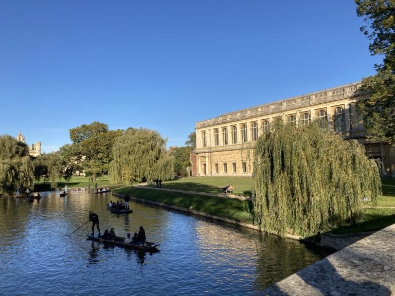 Dating across the Oxbridge divide