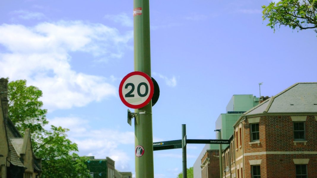 A 20mph sign in Oxford.