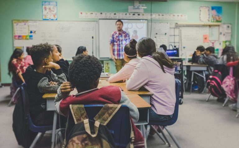 How Schooling Helps Pupils Make Sense of News Across the Globe