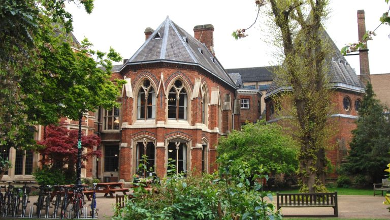 Oxford Union October membership intake fell by over 25%