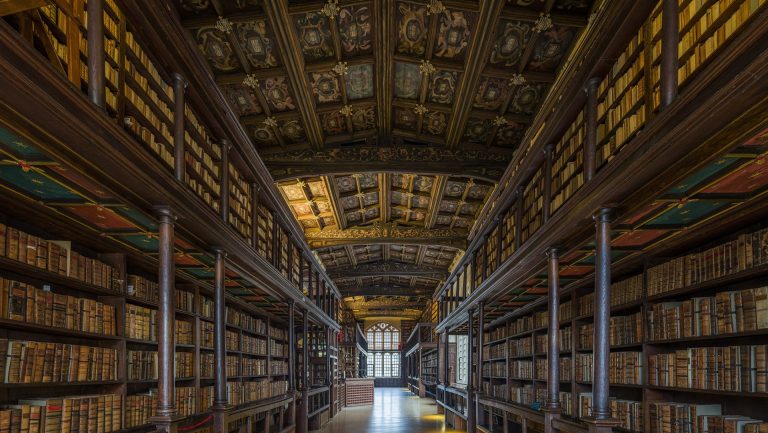 Dressed the part: Dark academia at Oxford