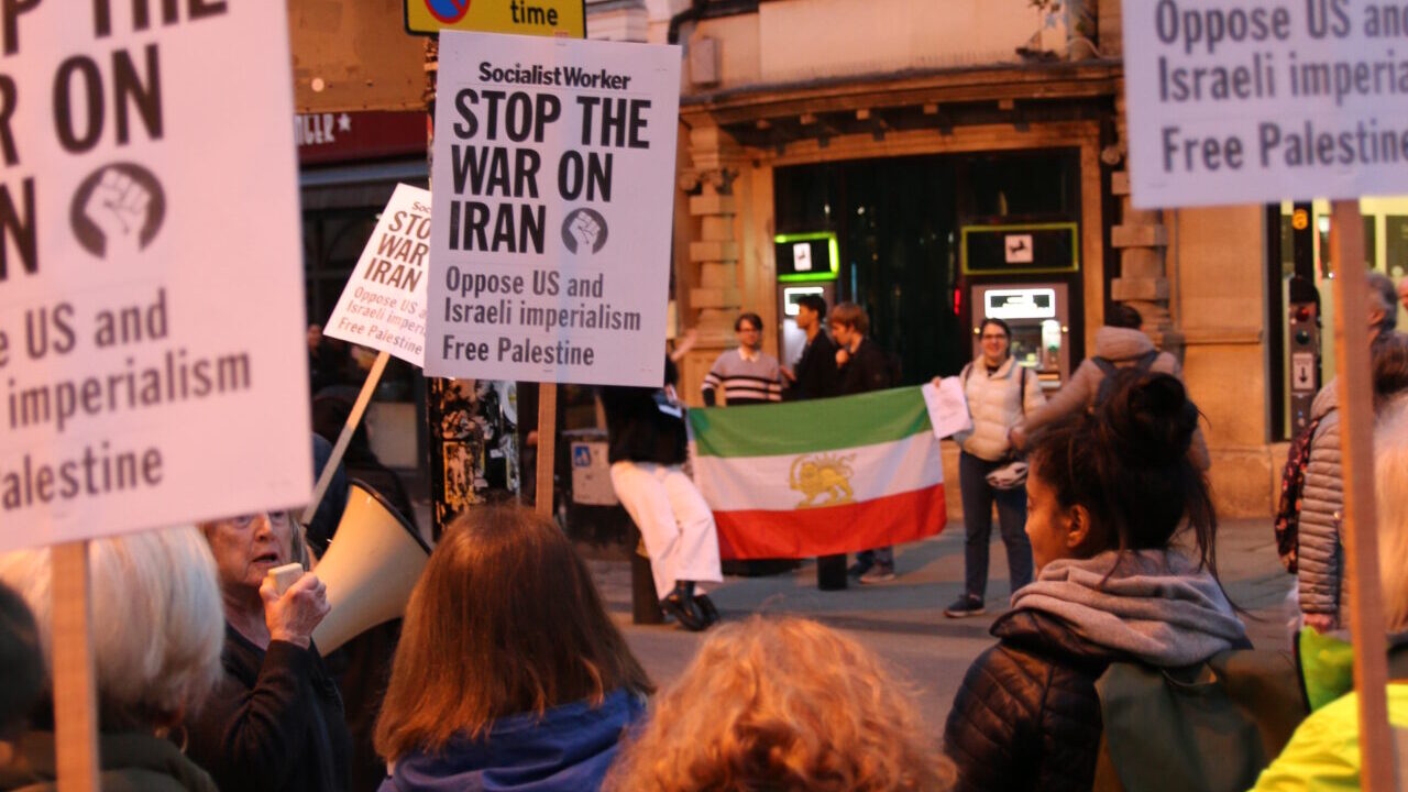 Rival protests over Iran war at Carfax