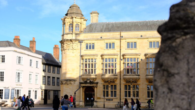 Proctors criticise University policy on buildings, AI, and staff payment