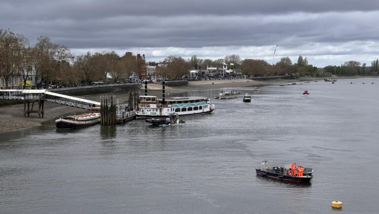 Oxford’s women fight back to win first Boat Race in almost a decade