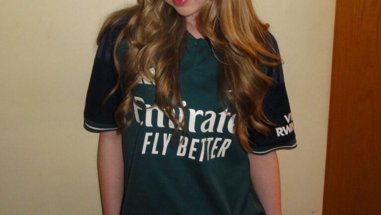 Room on the pitch: Football fans and feminine fashion