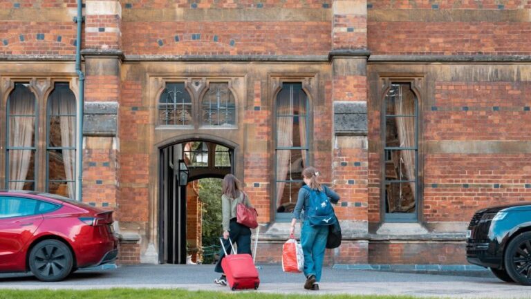 Oxford offer holders “speechless” after court rejects challenge to visa brake