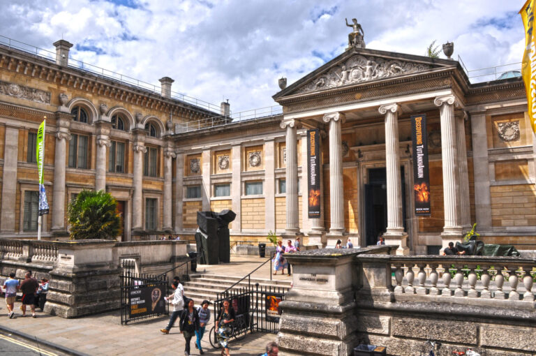 Between beer gardens and picnics: Climate Culture Care at the Ashmolean
